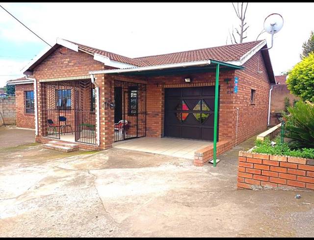 3 BEDROOM HOUSE FOR SALE IN CINDERELLA PARK